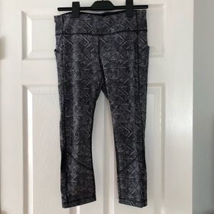 Lululemon crop patterned leggings w/ side pockets